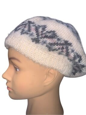Vintage Aris Soft Nordic Beige Cap Hat Beret Made in USA Knit